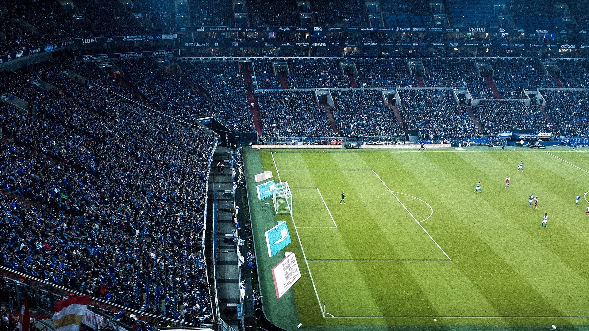 绿茵之外，当欧冠淘汰赛的战术棋盘，映照澳大利亚与乌克兰的鏖战